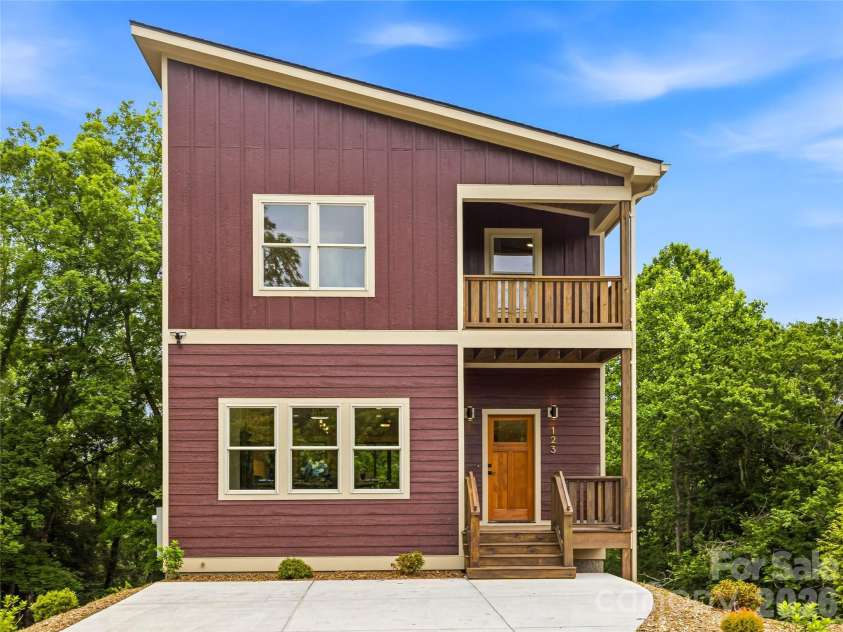 123 Third Street, Asheville, NC 28803.  MLS# CAR4367678, YatesRealty ID 31740. 