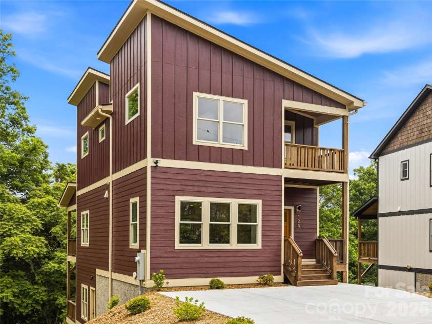 123 Third Street, Asheville, NC 28803.  MLS# CAR4367678, YatesRealty ID 31740. 