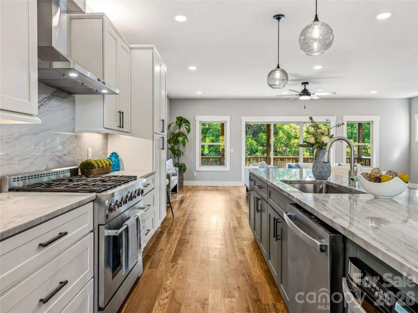 123 Third Street, Asheville, NC 28803.  MLS# CAR4367678, YatesRealty ID 31740. 