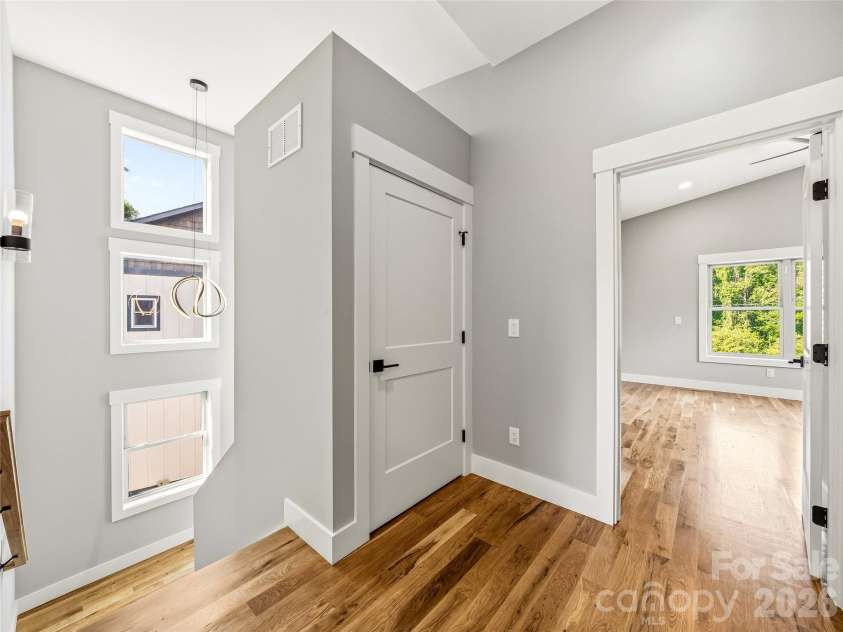 123 Third Street, Asheville, NC 28803.  MLS# CAR4367678, YatesRealty ID 31740. 