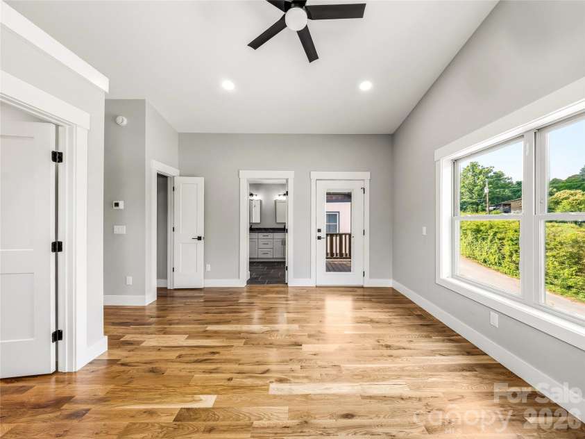 123 Third Street, Asheville, NC 28803.  MLS# CAR4367678, YatesRealty ID 31740. 
