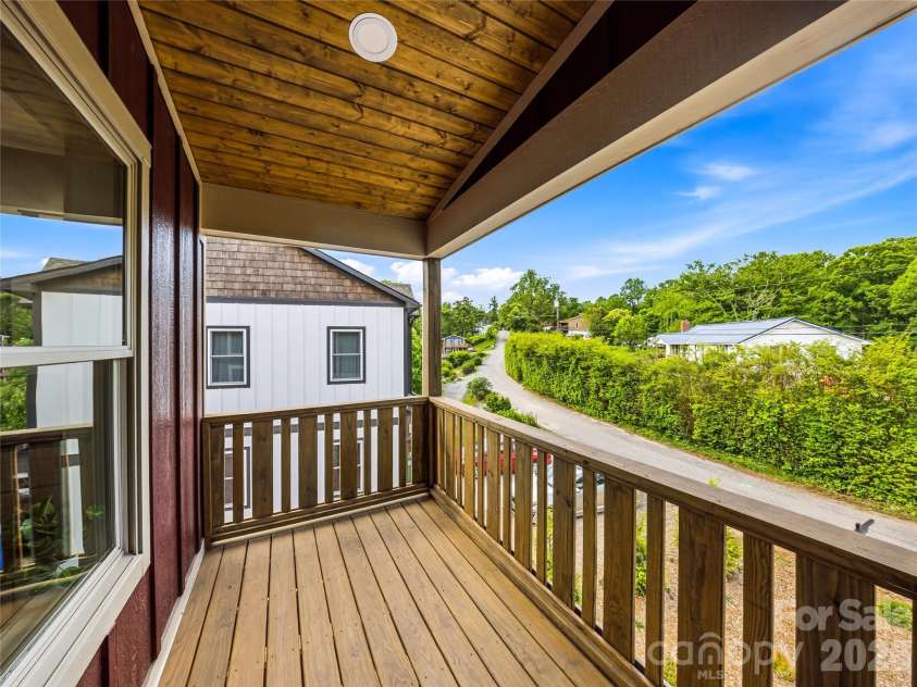 123 Third Street, Asheville, NC 28803.  MLS# CAR4367678, YatesRealty ID 31740. 