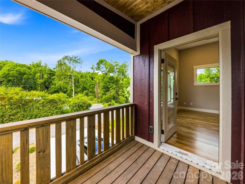 123 Third Street, Asheville, NC 28803.  MLS# CAR4367678, YatesRealty ID 31740. 