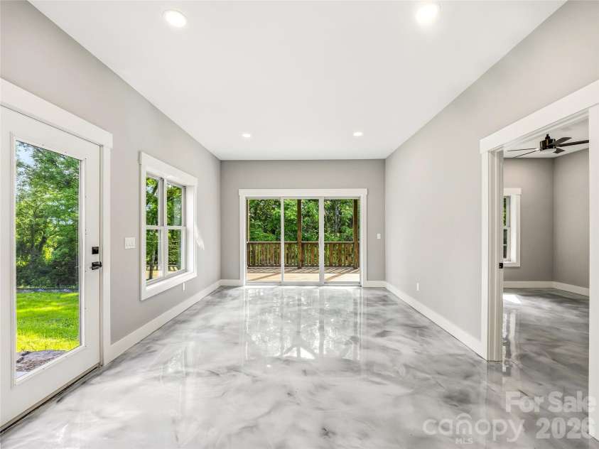 123 Third Street, Asheville, NC 28803.  MLS# CAR4367678, YatesRealty ID 31740. 