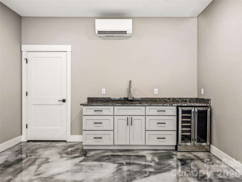 123 Third Street, Asheville, NC 28803.  MLS# CAR4367678, YatesRealty ID 31740. 