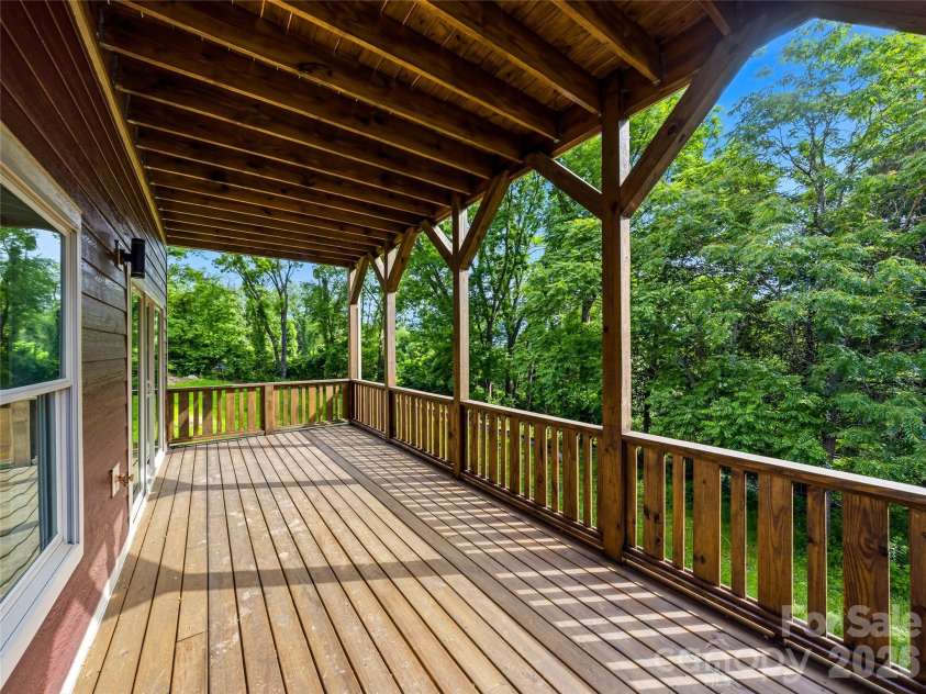123 Third Street, Asheville, NC 28803.  MLS# CAR4367678, YatesRealty ID 31740. 
