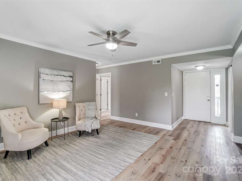 11039 Harrowfield Road, Charlotte, NC 28226.  MLS# CAR4291963, YatesRealty ID 31741. 