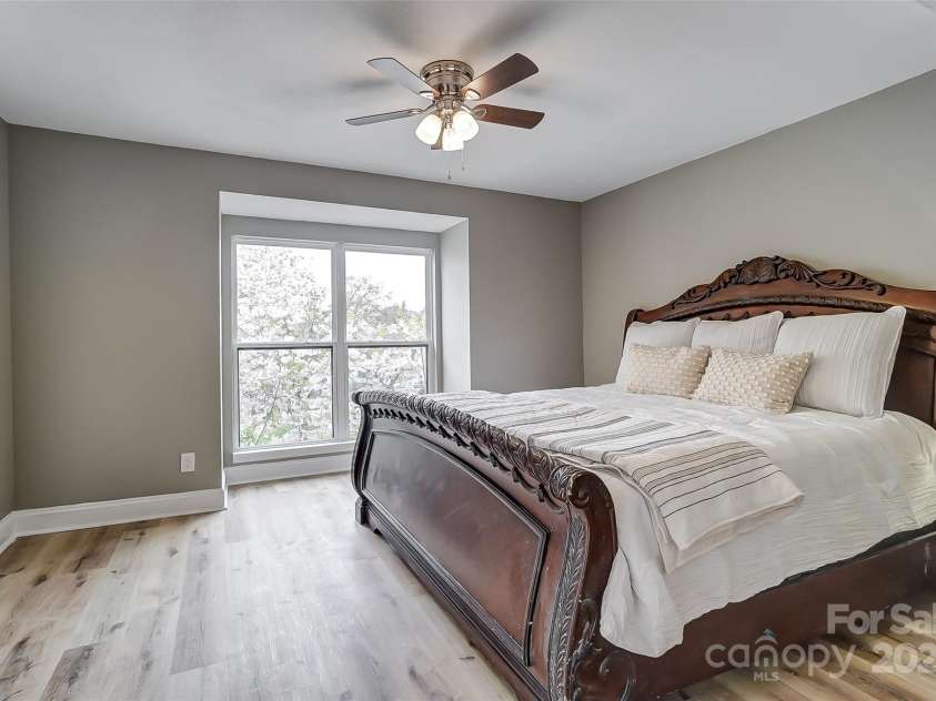 11039 Harrowfield Road, Charlotte, NC 28226.  MLS# CAR4291963, YatesRealty ID 31741. 