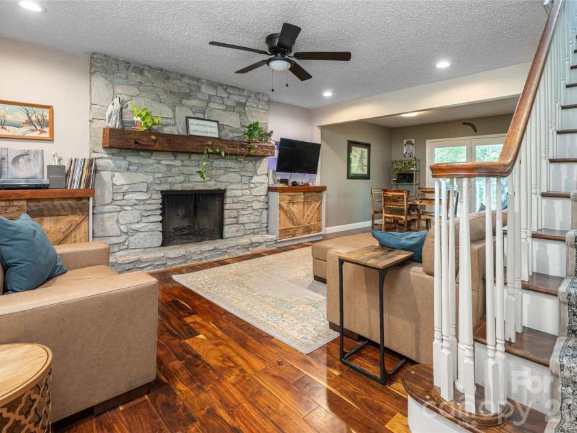 8 Coffey Place, Asheville, NC 28806.  MLS# CAR4382845, YatesRealty ID 31741. 