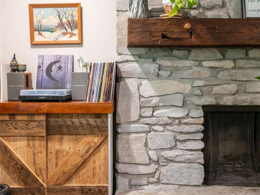 8 Coffey Place, Asheville, NC 28806.  MLS# CAR4382845, YatesRealty ID 31741. 