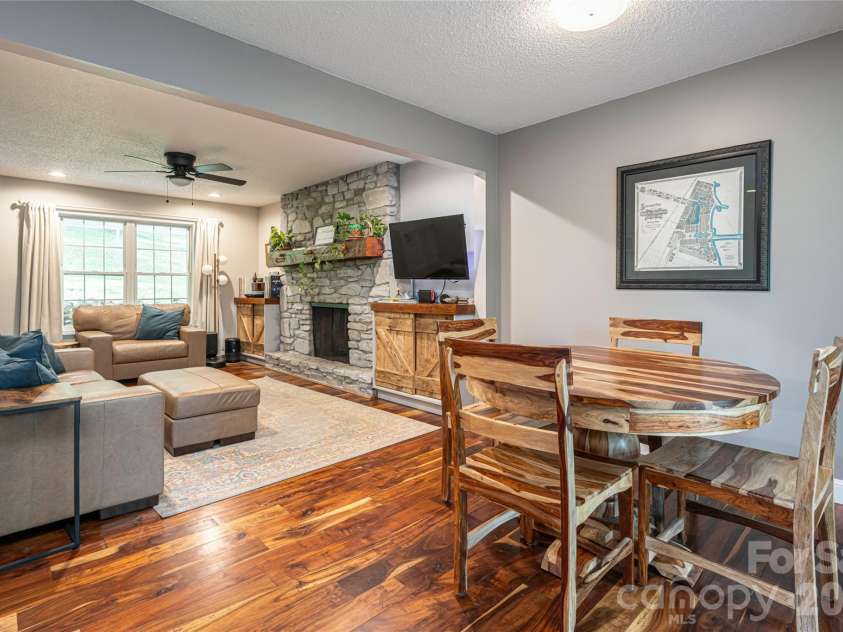 8 Coffey Place, Asheville, NC 28806.  MLS# CAR4382845, YatesRealty ID 31741. 