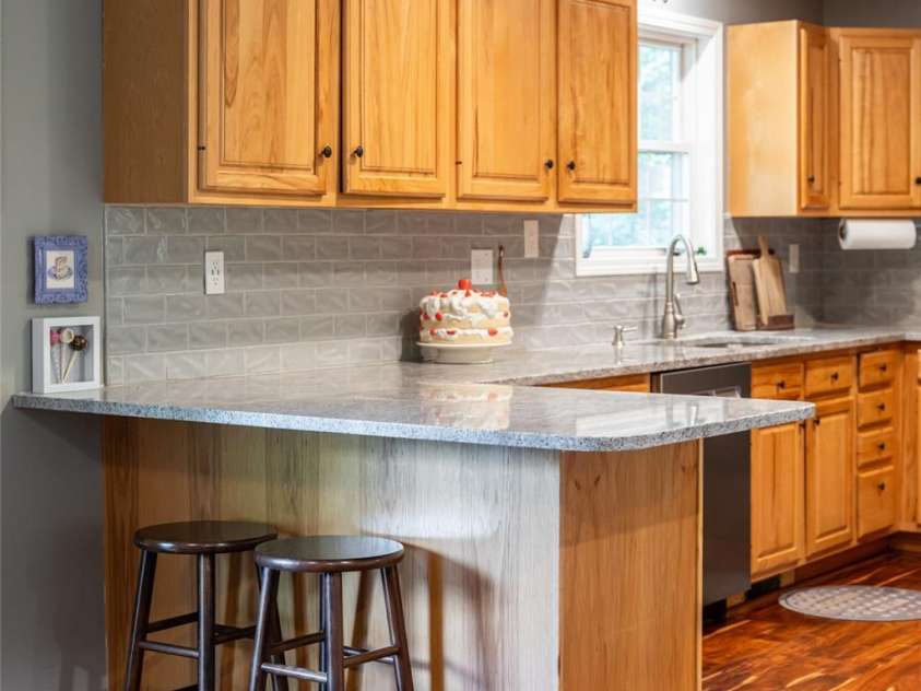 8 Coffey Place, Asheville, NC 28806.  MLS# CAR4382845, YatesRealty ID 31741. 