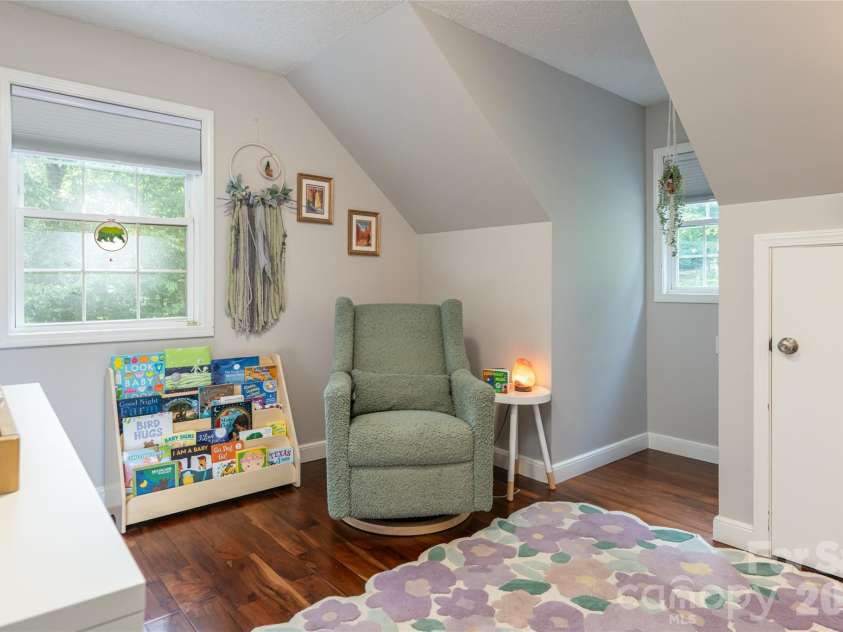 8 Coffey Place, Asheville, NC 28806.  MLS# CAR4382845, YatesRealty ID 31741. 
