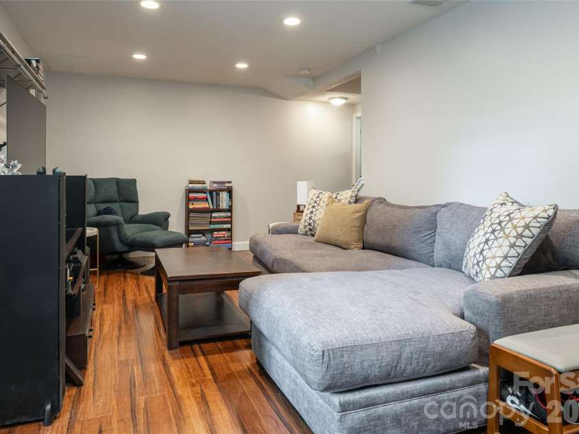 8 Coffey Place, Asheville, NC 28806.  MLS# CAR4382845, YatesRealty ID 31741. 