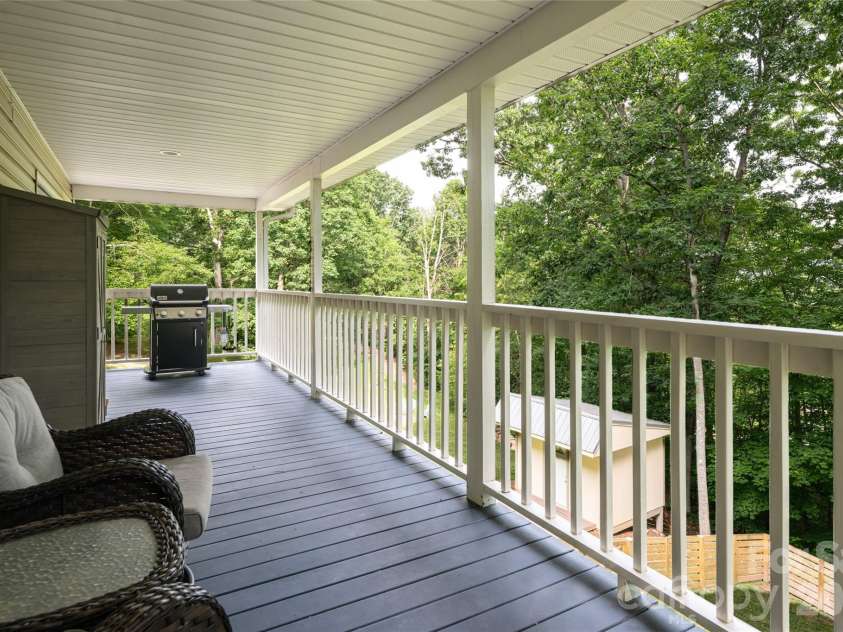 8 Coffey Place, Asheville, NC 28806.  MLS# CAR4382845, YatesRealty ID 31741. 