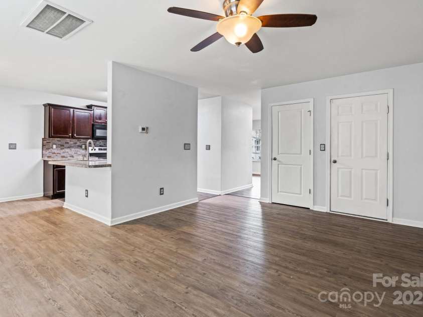 2815 Tancor Court, Charlotte, NC 28269.  MLS# CAR4288665, YatesRealty ID 31742. 