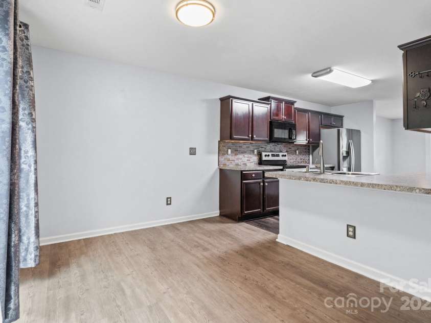 2815 Tancor Court, Charlotte, NC 28269.  MLS# CAR4288665, YatesRealty ID 31742. 