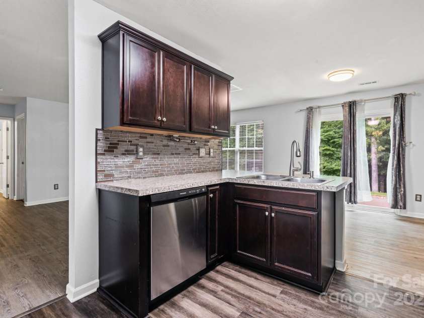 2815 Tancor Court, Charlotte, NC 28269.  MLS# CAR4288665, YatesRealty ID 31742. 