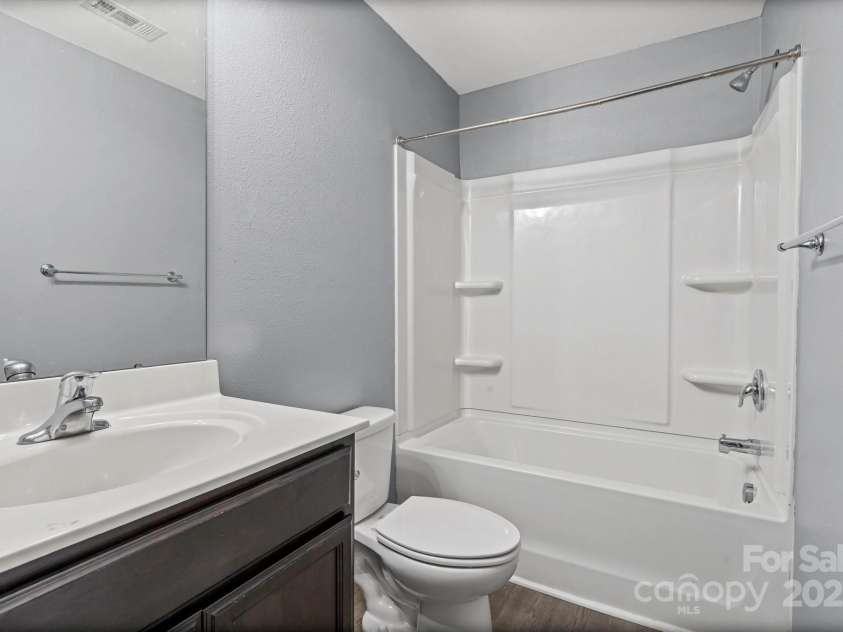 2815 Tancor Court, Charlotte, NC 28269.  MLS# CAR4288665, YatesRealty ID 31742. 