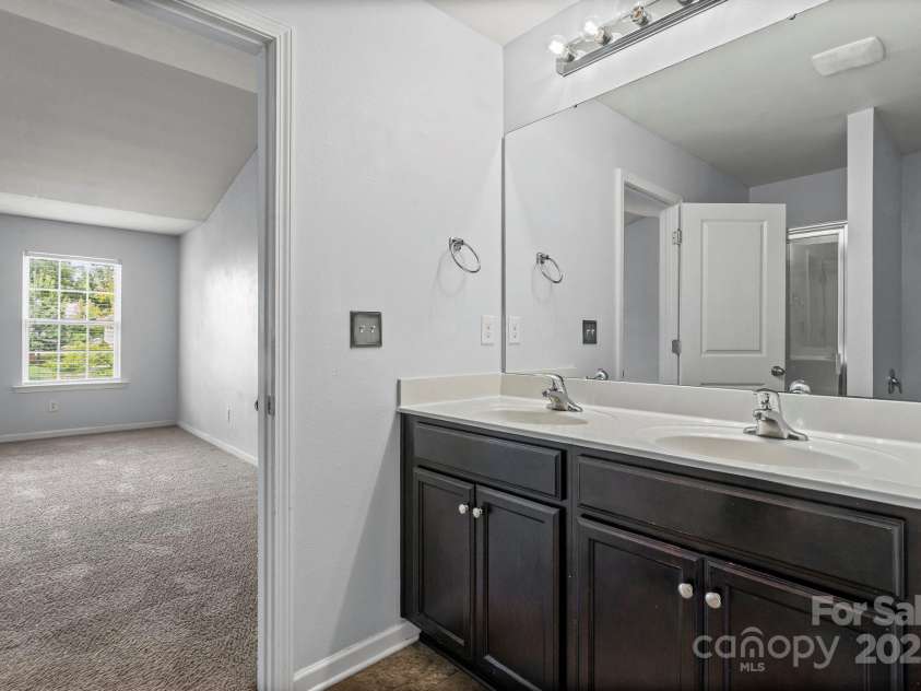 2815 Tancor Court, Charlotte, NC 28269.  MLS# CAR4288665, YatesRealty ID 31742. 