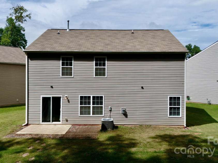 2815 Tancor Court, Charlotte, NC 28269.  MLS# CAR4288665, YatesRealty ID 31742. 