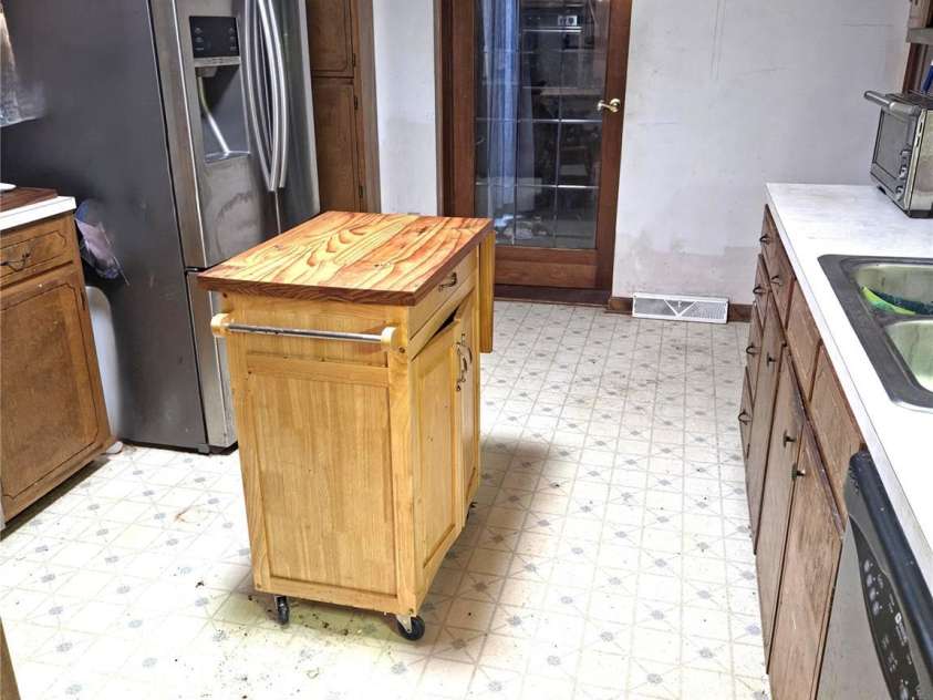 1265 Delwood Drive, Lenoir, NC 28645.  MLS# CAR4278882, YatesRealty ID 31743. 