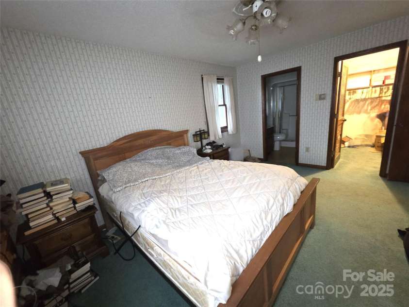 1265 Delwood Drive, Lenoir, NC 28645.  MLS# CAR4278882, YatesRealty ID 31743. 