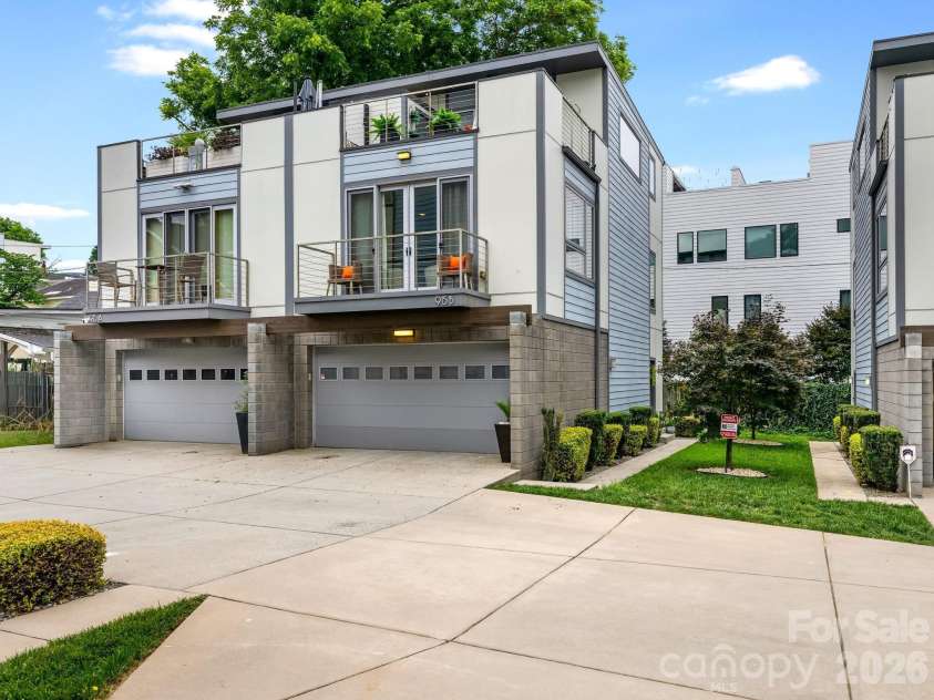 915 Westbrook Drive, Charlotte, NC 28202.  MLS# CAR4392218, YatesRealty ID 31743. 