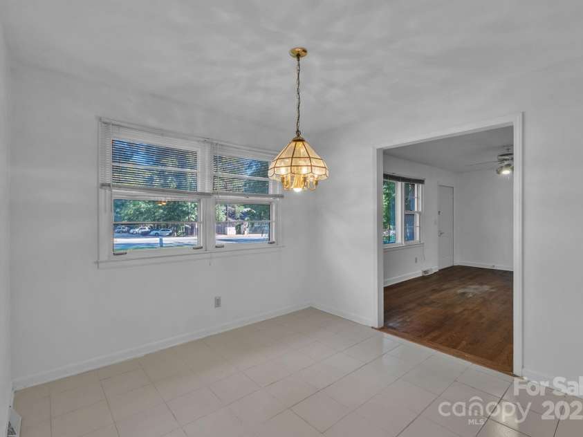 5300 Nevin Road, Charlotte, NC 28269.  MLS# CAR4286725, YatesRealty ID 31744. 