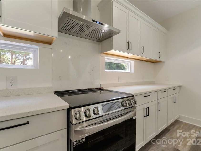 207 Gaston Avenue, Bessemer City, NC 28016.  MLS# CAR4287044, YatesRealty ID 31745. 