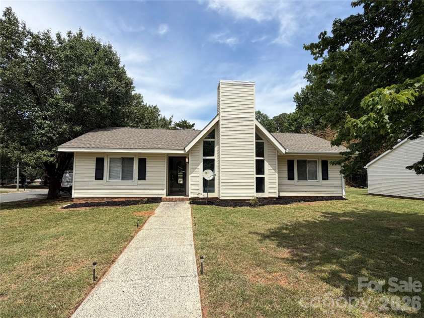 2530 Dion Avenue, Charlotte, NC 28212.  MLS# CAR4392884, YatesRealty ID 31745. 
