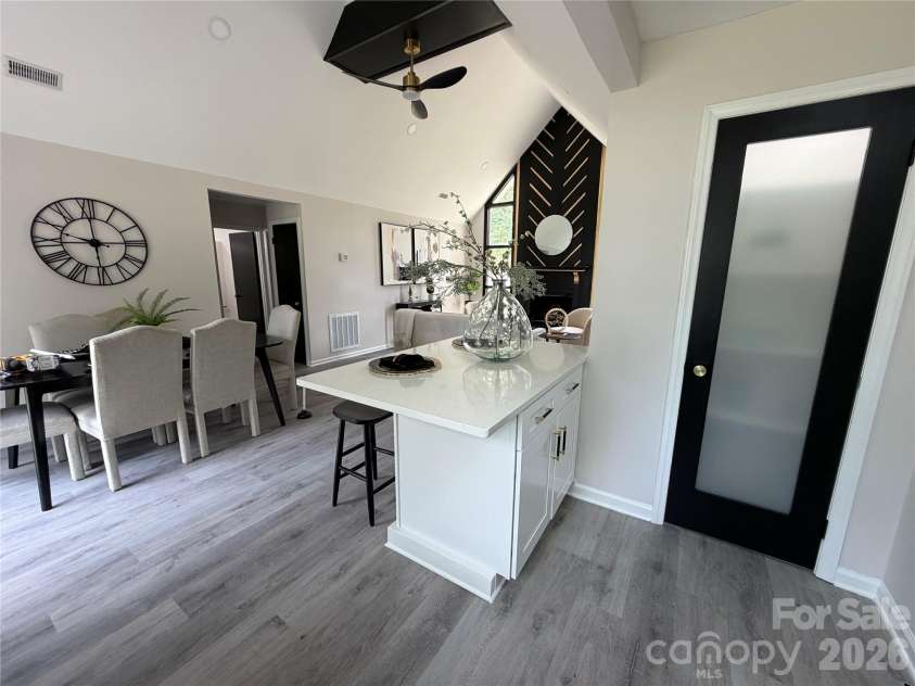 2530 Dion Avenue, Charlotte, NC 28212.  MLS# CAR4392884, YatesRealty ID 31745. 