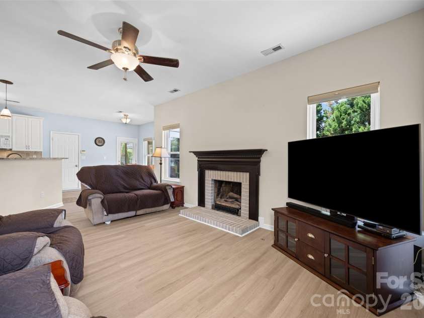 109 Oak Grove Court, Fort Mill, SC 29715.  MLS# CAR4395395, YatesRealty ID 31747. 