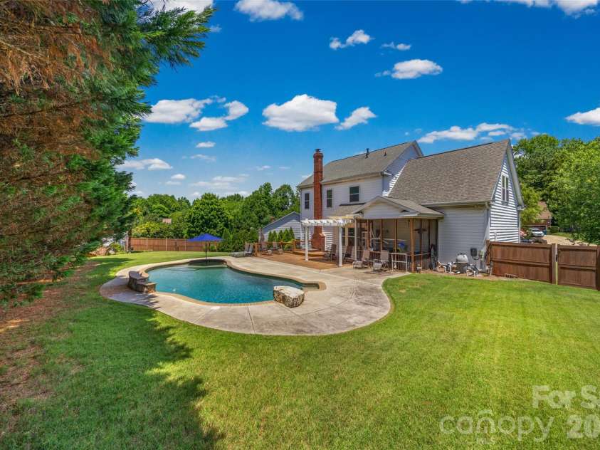 109 Oak Grove Court, Fort Mill, SC 29715.  MLS# CAR4395395, YatesRealty ID 31747. 