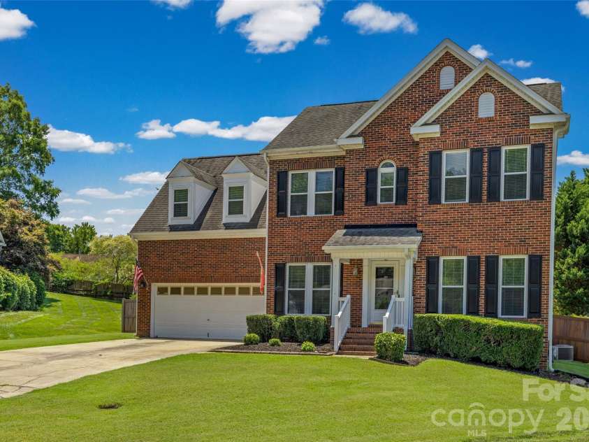 109 Oak Grove Court, Fort Mill, SC 29715.  MLS# CAR4395395, YatesRealty ID 31747. 