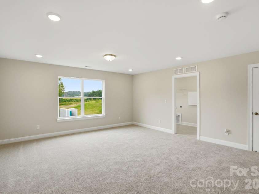 5917 New River Drive, Huntersville, NC 28078.  MLS# CAR4359977, YatesRealty ID 31748. Loft