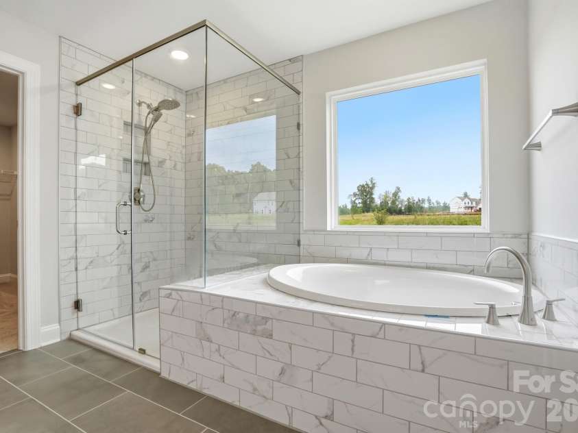 5917 New River Drive, Huntersville, NC 28078.  MLS# CAR4359977, YatesRealty ID 31748. Primary Bathroom