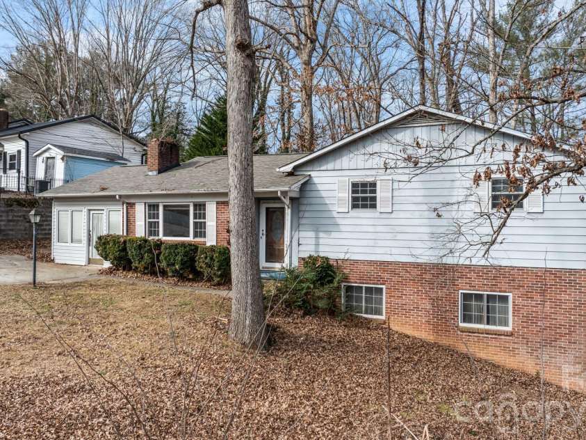 533 Circle Drive, Hudson, NC 28638.  MLS# CAR4340674, YatesRealty ID 3175. 