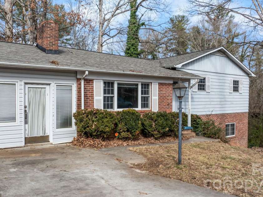 533 Circle Drive, Hudson, NC 28638.  MLS# CAR4340674, YatesRealty ID 3175. 