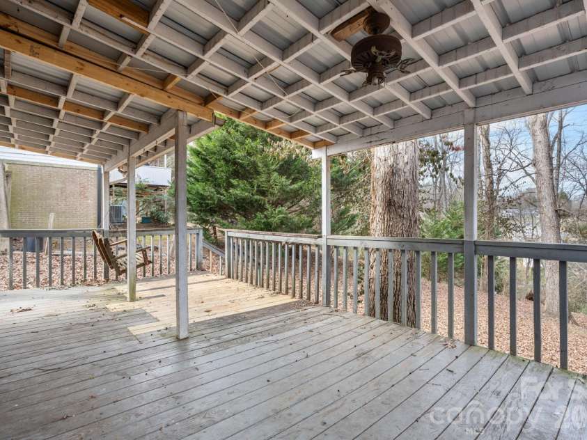 533 Circle Drive, Hudson, NC 28638.  MLS# CAR4340674, YatesRealty ID 3175. 