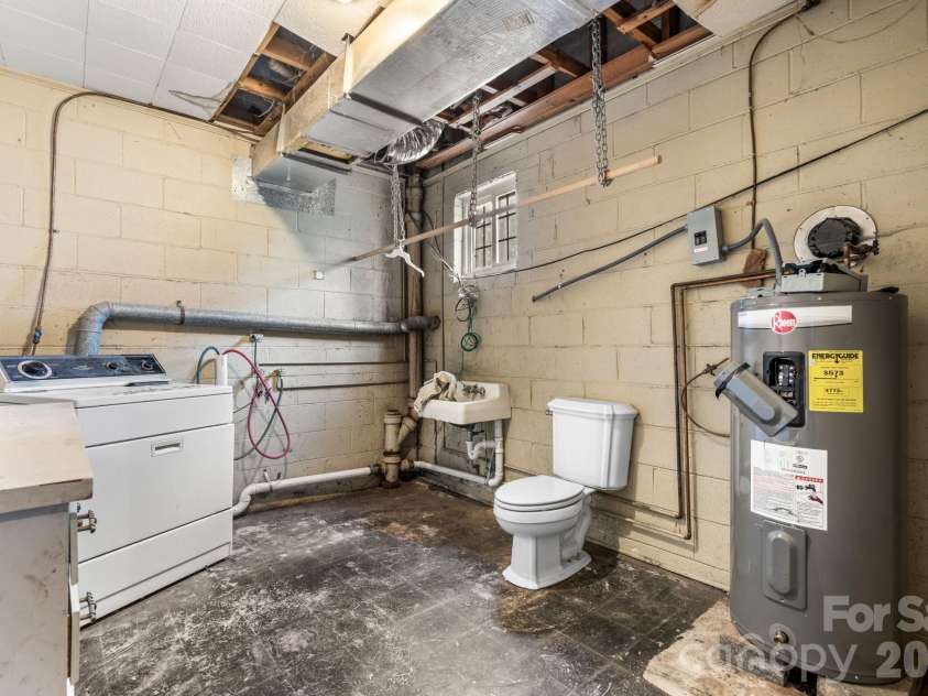 533 Circle Drive, Hudson, NC 28638.  MLS# CAR4340674, YatesRealty ID 3175. 