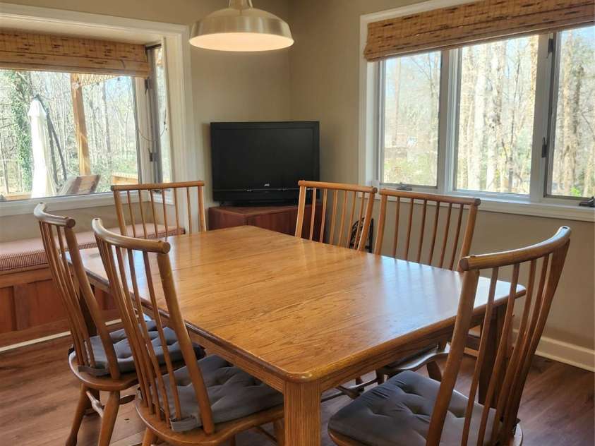 5434 Beckhaven Lane, Charlotte, NC 28216.  MLS# CAR4235338, YatesRealty ID 3175. 