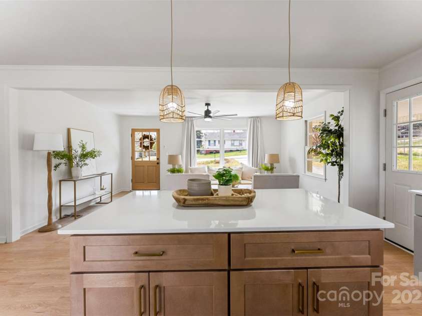 2232 Glenraven Avenue, Gastonia, NC 28052.  MLS# CAR4267918, YatesRealty ID 31752. 