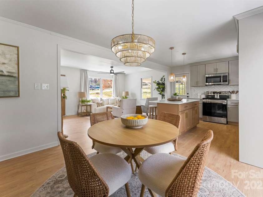 2232 Glenraven Avenue, Gastonia, NC 28052.  MLS# CAR4267918, YatesRealty ID 31752. 