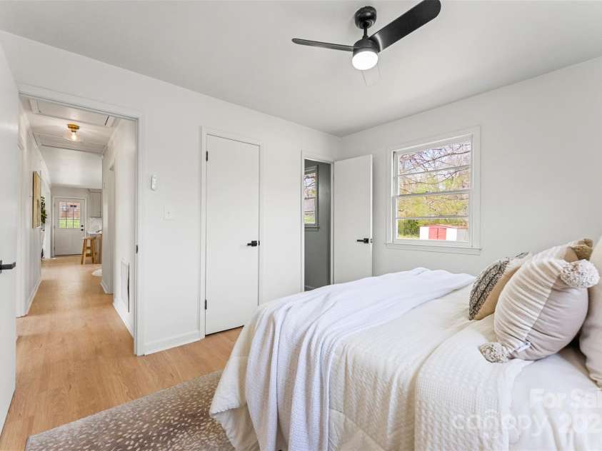 2232 Glenraven Avenue, Gastonia, NC 28052.  MLS# CAR4267918, YatesRealty ID 31752. 