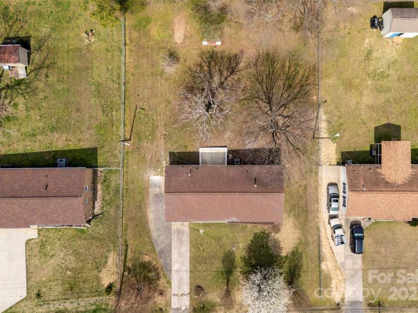 2232 Glenraven Avenue, Gastonia, NC 28052.  MLS# CAR4267918, YatesRealty ID 31752. 