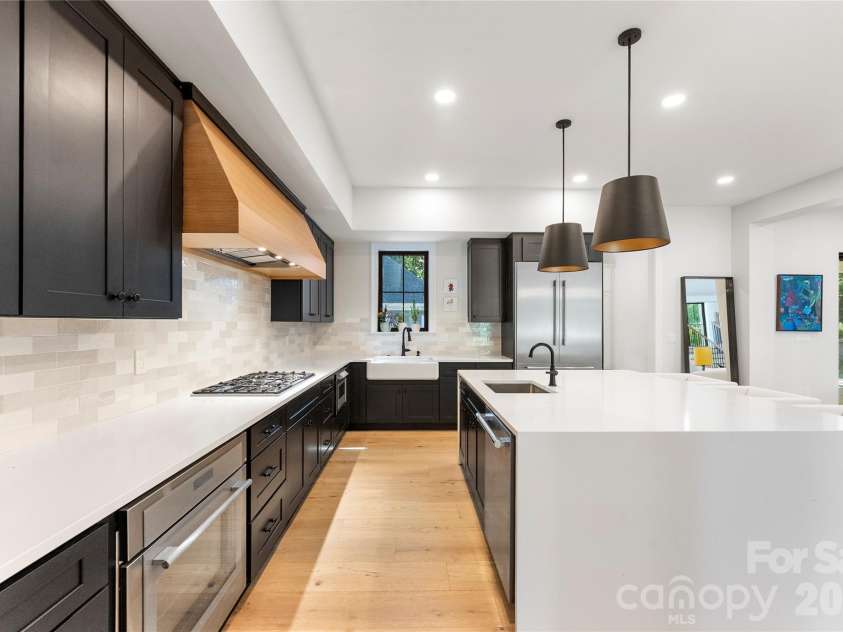 1550 Coventry Road, Charlotte, NC 28211.  MLS# CAR4406739, YatesRealty ID 31753. 