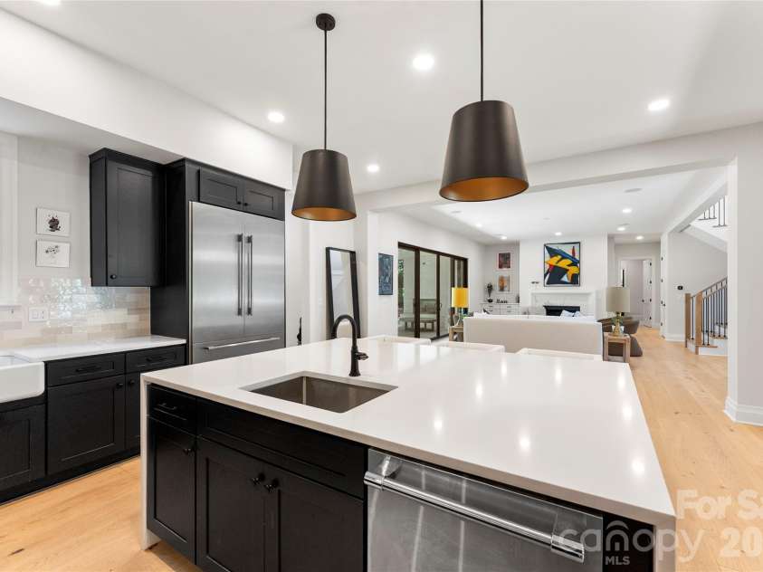 1550 Coventry Road, Charlotte, NC 28211.  MLS# CAR4406739, YatesRealty ID 31753. 