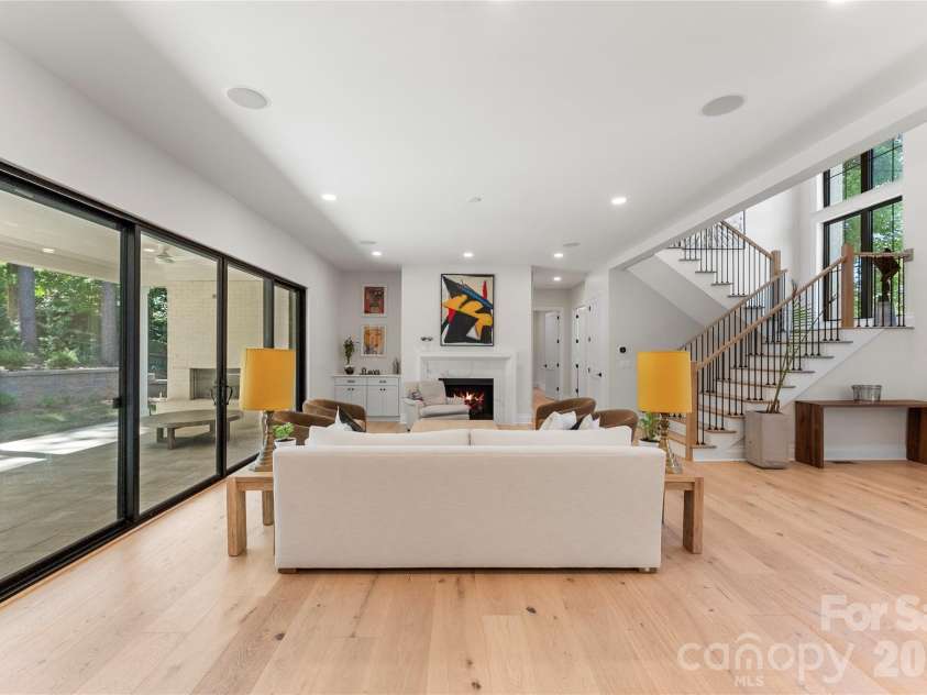 1550 Coventry Road, Charlotte, NC 28211.  MLS# CAR4406739, YatesRealty ID 31753. 