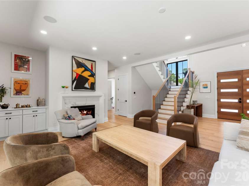 1550 Coventry Road, Charlotte, NC 28211.  MLS# CAR4406739, YatesRealty ID 31753. 